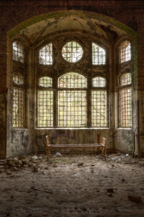 Fotografie getiteld "Beelitz Heilstätten…" door Yannick Vandermolen, Origineel Kunstwerk