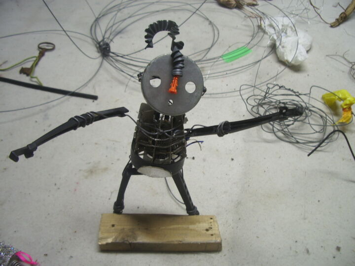 Sculpture intitulée "nono le petit robot" par Yanosky, Œuvre d'art originale, Acier inoxydable
