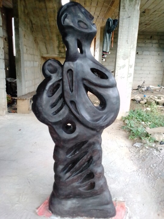 Sculpture titled "La maternité" by Yao Nda Olivier Meh, Original Artwork, Cement