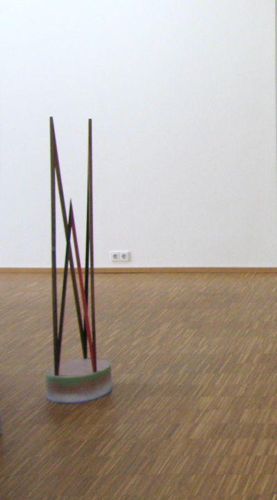 Sculpture intitulée "DAS GROSSE W" par Yasmin Alt, Œuvre d'art originale, Bois