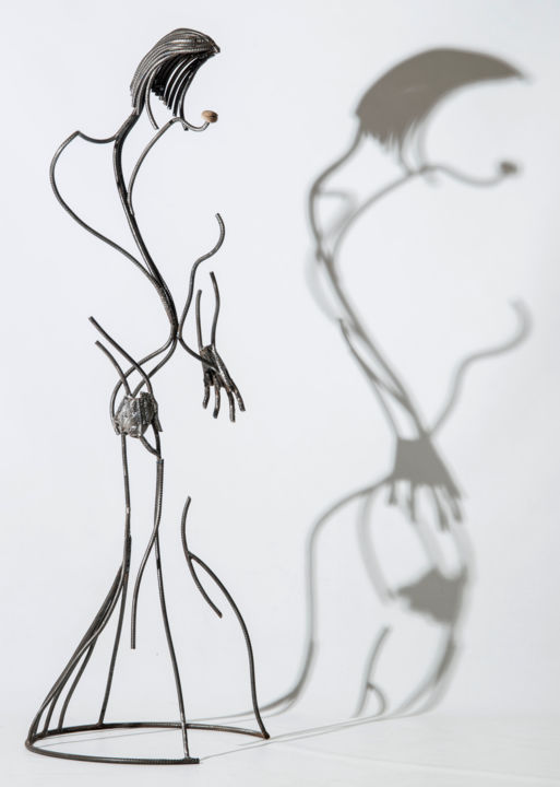Escultura intitulada "The Lady" por Yez, Obras de arte originais, Metais