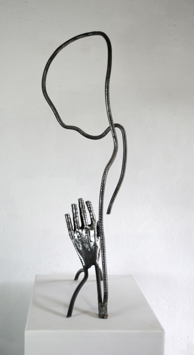 Sculpture intitulée "Madone" par Yez, Œuvre d'art originale, Métaux