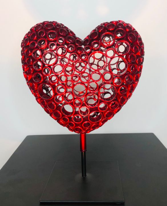 Sculpture titled ""LOVE" Coeur cuivre…" by Yohan Plu, Original Art, Metals