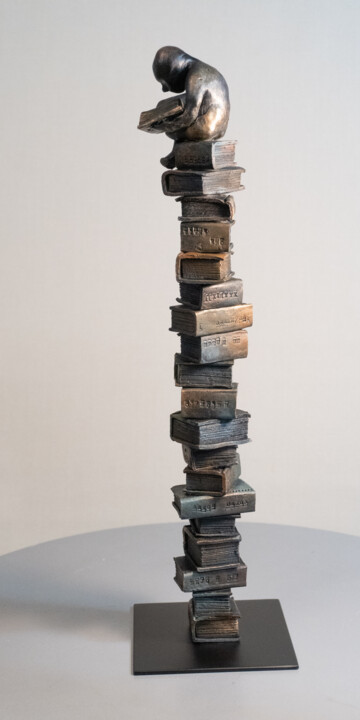 Sculptuur getiteld "***Bookworm VII***" door Yuriy Kraft, Origineel Kunstwerk, Klei