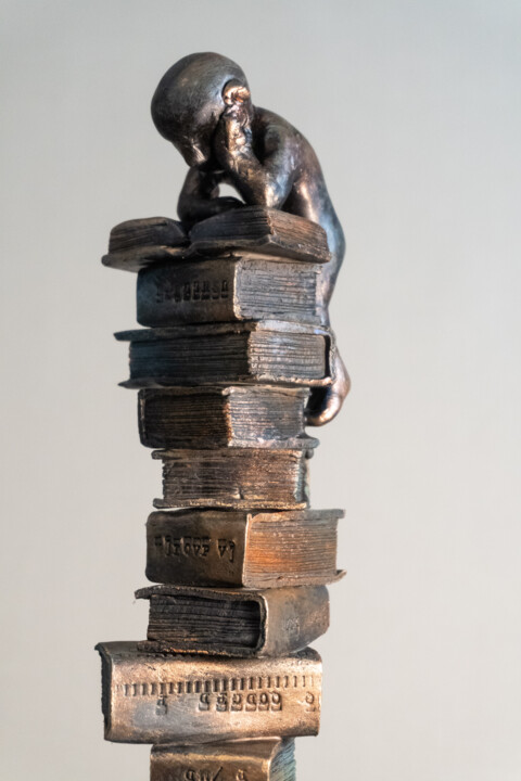 Escultura titulada "***Bookworm VIII***" por Yuriy Kraft, Obra de arte original, Arcilla