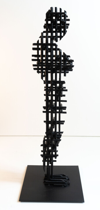 Sculpture,  22,4x7,9 in 