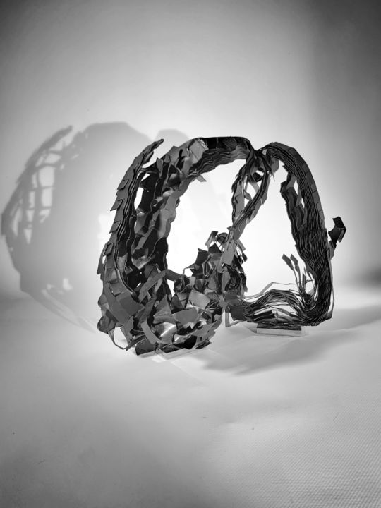 Sculpture titled "Gueules cassées" by Zenzivi Nora Yahiaoui, Original Artwork, Aluminium