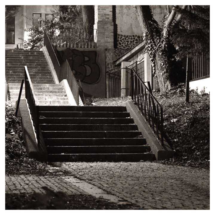 Photographie intitulée "Sofer's Stairs" par Zheka Khalétsky, Œuvre d'art originale, Photographie non manipulée