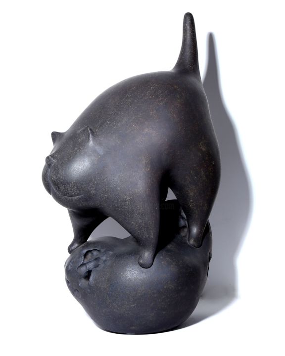 Скульптура под названием "《猫》" - 一默斋艺术 朱士勇, Подлинное произведение искусства, Керамика