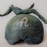 Sculpture titled "AU BORD DU MONDE" by Catherine Villa, Original Artwork, Bronze