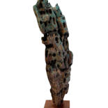 Sculpture intitulée "Citadin légendaire" par Eido Al Hussein, Œuvre d'art originale, Bois