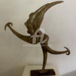 Sculpture titled "Ice dance  (résine)" by Ghyslaine Leonelli, Original Artwork, Resin