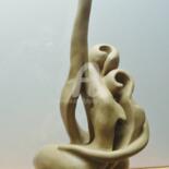 Skulptur mit dem Titel "Imploration" von Ghyslaine Leonelli, Original-Kunstwerk, Ton