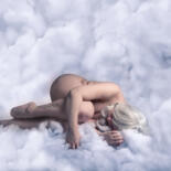 Photographie intitulée "Sur un nuage" par Laurie Plaquet (La Photografolle), Œuvre d'art originale, Photographie manipulée M…