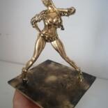 Sculpture titled "Sexy girl gold" by Licia Trobia, Original Artwork, Resin