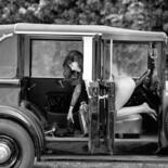 Photographie intitulée "Driving Miss A." par Martin Wieland, Œuvre d'art originale, Photographie numérique