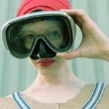 Fotografie getiteld "Girl with cap" door Simple-T, Origineel Kunstwerk, Digitale fotografie