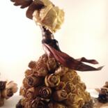 Sculpture intitulée "La dame au chapeau" par Sylvie, Le Chant Du Vent, Œuvre d'art originale, Bois