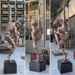 Скульптура под названием "Life Size Dance of…" - Willem Botha, Подлинное произведение искусства, Бронза